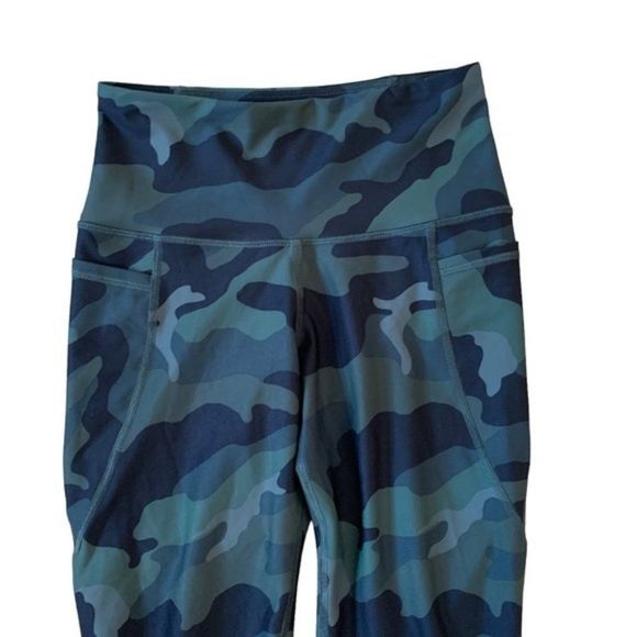 Old Navy Active Elevate Leggings Size Small - Picture 2 of 11